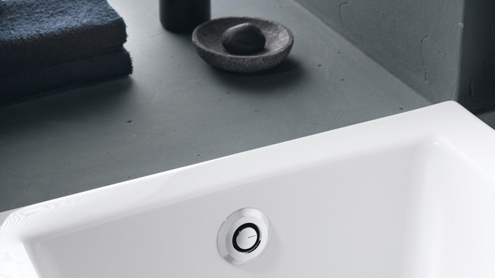 Bathtub drain with PushControl function Bathtub drain with PushControl function