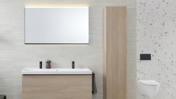 La ligne de salle de bains Acanto avec étagère extractible crée un espace de rangement pratique La ligne de salle de bains Acanto avec étagère extractible crée un espace de rangement pratique