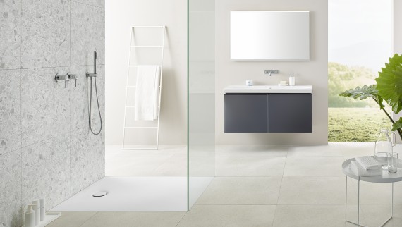 Bathroom with floor-even Geberit shower surface Olona Bathroom with floor-even Geberit shower surface Olona