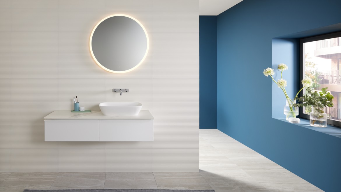 Mix & Match: Geberit ONE lay-on washbasin with iCon cabinet