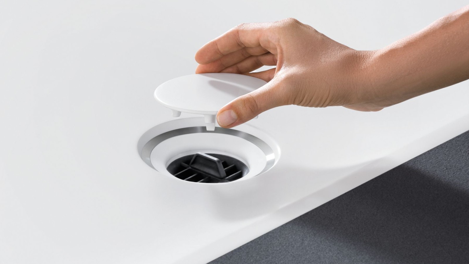 Integrated comb insert Integrated comb insert