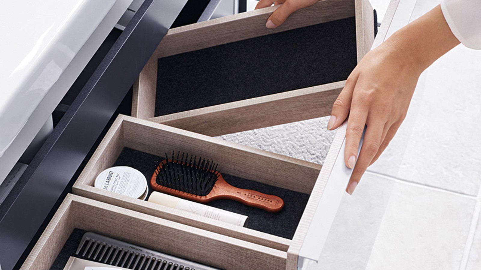 Acanto bathroom furniture with drawer. Acanto bathroom furniture with drawer.