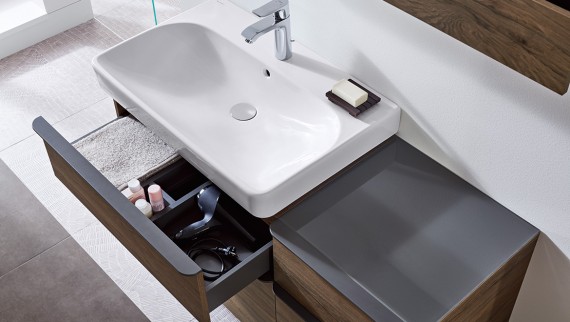 Lavabo et meubles Geberit Smyle avec tiroir ouvert