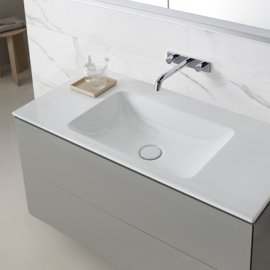 Lavabo pour meuble Geberit avec généreuse plage de dépose latérale