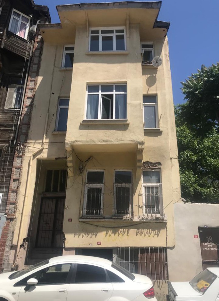 Before and after: the building as it was before the conversion (© Hotel Turkish House) Before and after: the building as it was before the conversion (© Hotel Turkish House)