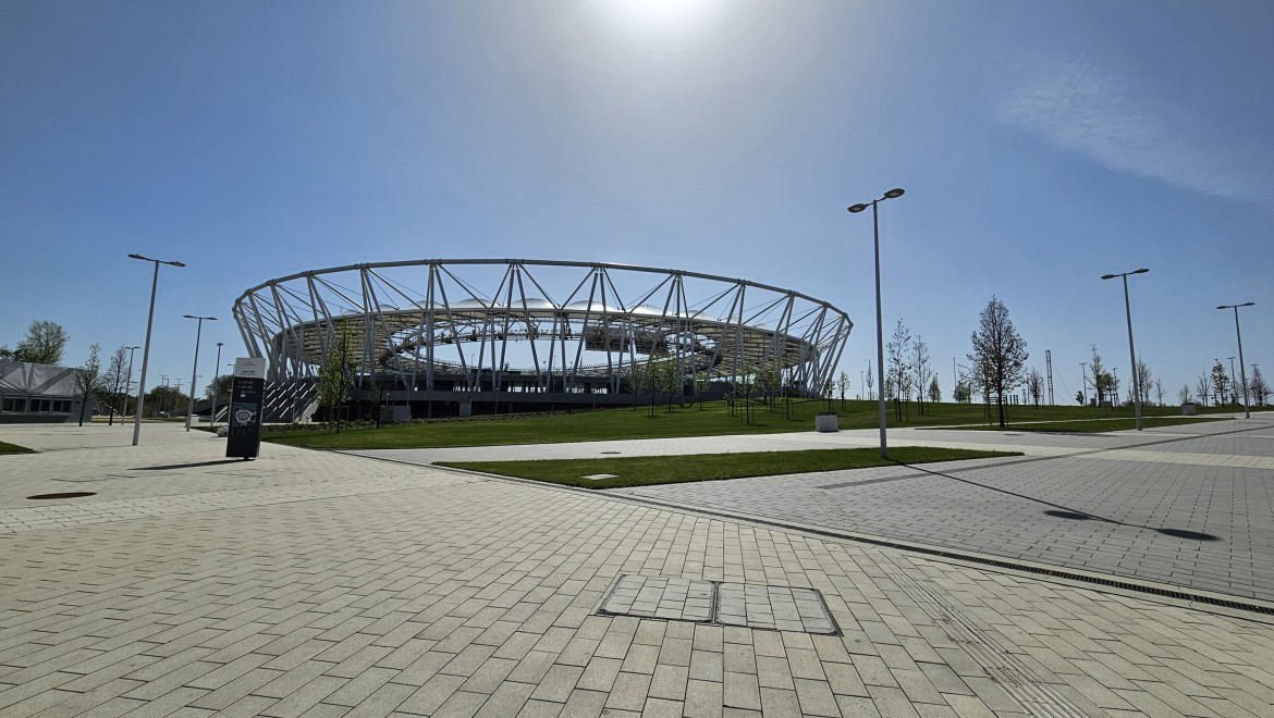 Le stade pose la première pierre du plan directeur visant à revitaliser les faubourgs sud de Budapest (© Geberit) Le stade pose la première pierre du plan directeur visant à revitaliser les faubourgs sud de Budapest (© Geberit)
