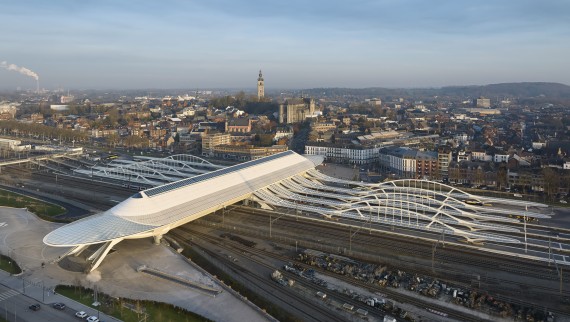 Vue aérienne de la nouvelle gare de Mons, en Belgique (© Oliver Schuh, Palladium Photodesign) Vue aérienne de la nouvelle gare de Mons, en Belgique (© Oliver Schuh, Palladium Photodesign)