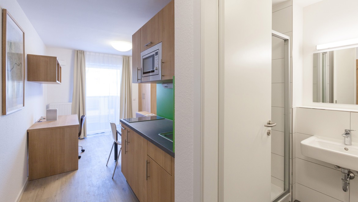 Petit, beau et pratique : logement en location temporaire situé Goldsteinstrasse 130 à Francfort-sur-le-Main (D) (© Geberit)