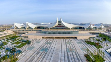 Deux grandes et huit petites vagues : la gare ondulante de Hongdao