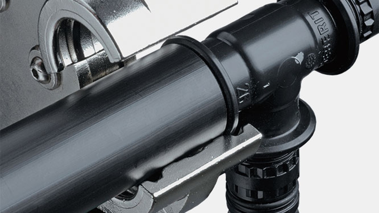 Le guide de la mâchoire évite les erreurs de positionnement avec Geberit Mepla Le guide de la mâchoire évite les erreurs de positionnement avec Geberit Mepla