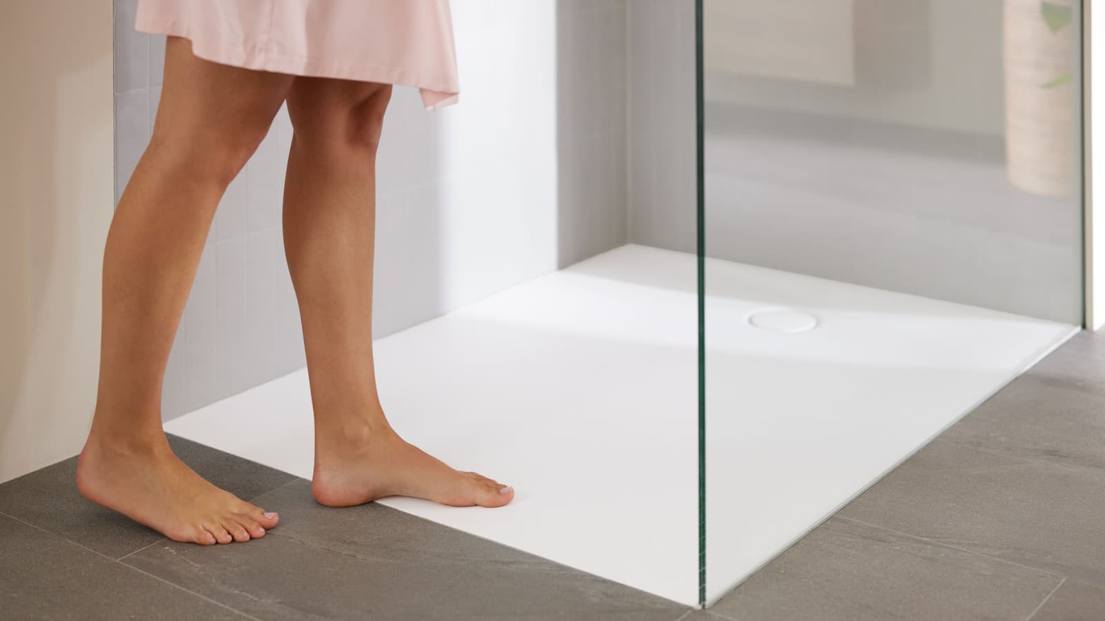 La nouvelle surface de douche de plain-pied Geberit CleanFloor30 La nouvelle surface de douche de plain-pied Geberit CleanFloor30