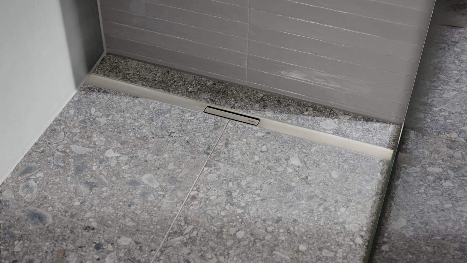 Le nouveau CleanLine30 en acier inoxydable. Le nouveau CleanLine30 en acier inoxydable.