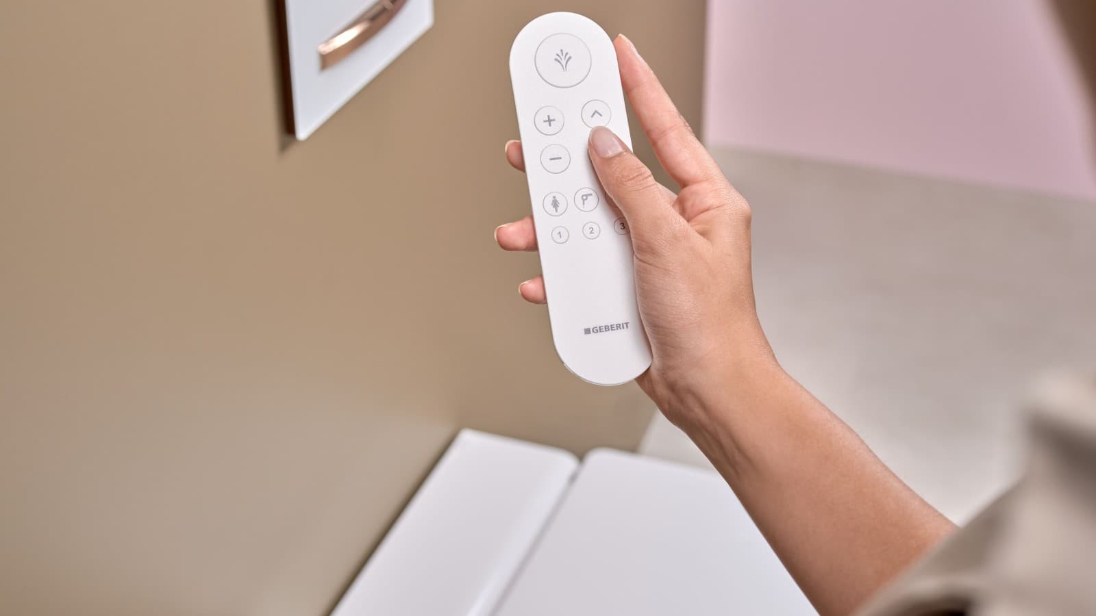 Geberit AquaClean Maïra avec télécommande Geberit AquaClean Maïra avec télécommande