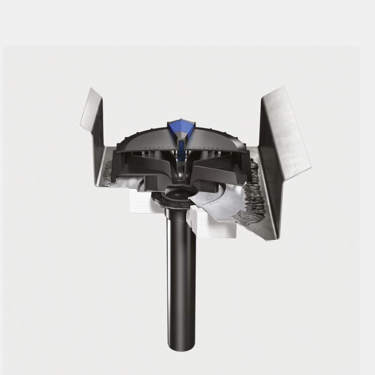 Installation du système d’évacuation des eaux de toiture par dépression Geberit Pluvia sur un toit avec chéneau en acier Installation du système d’évacuation des eaux de toiture par dépression Geberit Pluvia sur un toit avec chéneau en acier