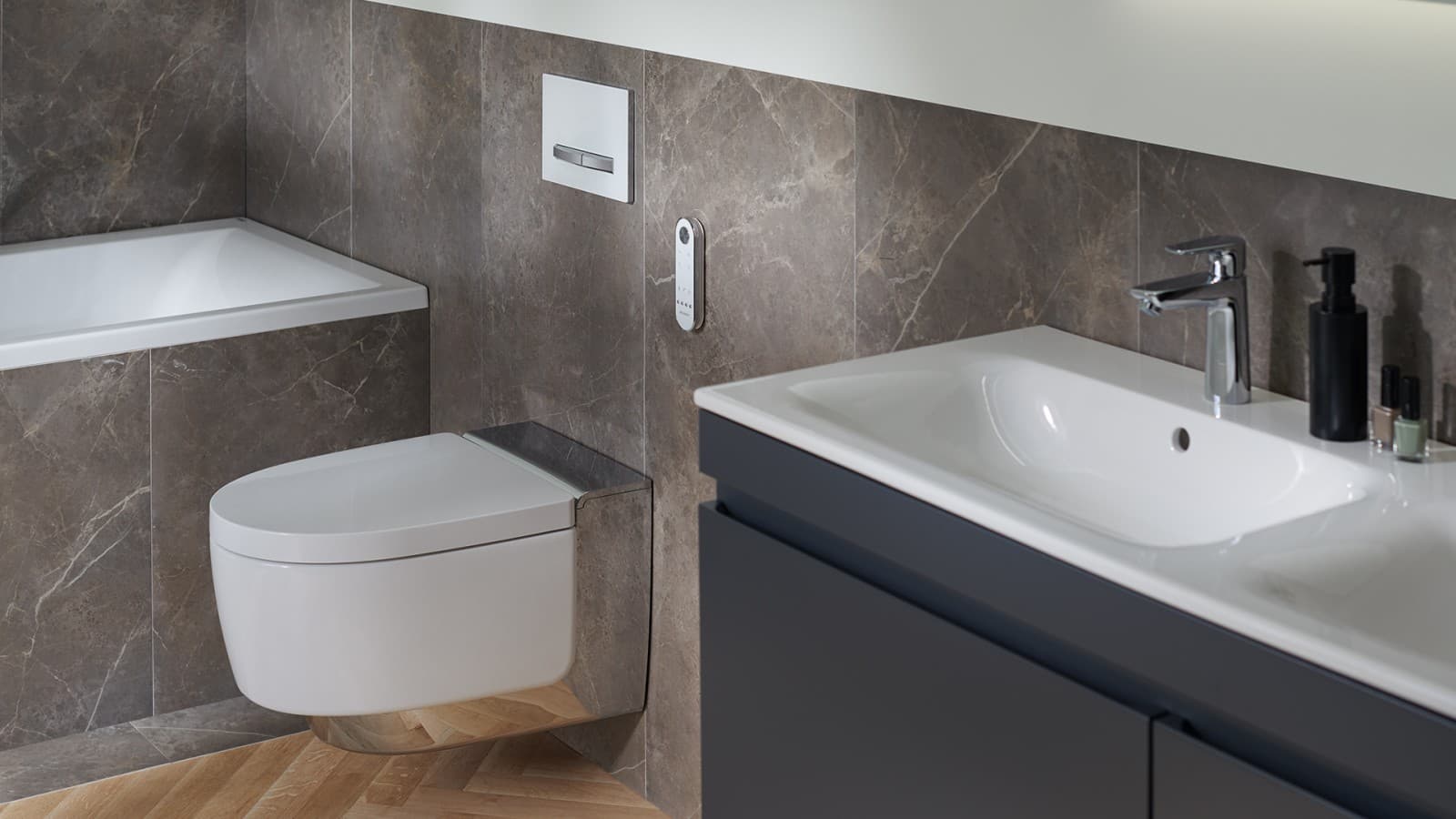 Geberit AquaClean Mera Comfort Geberit AquaClean Mera Comfort