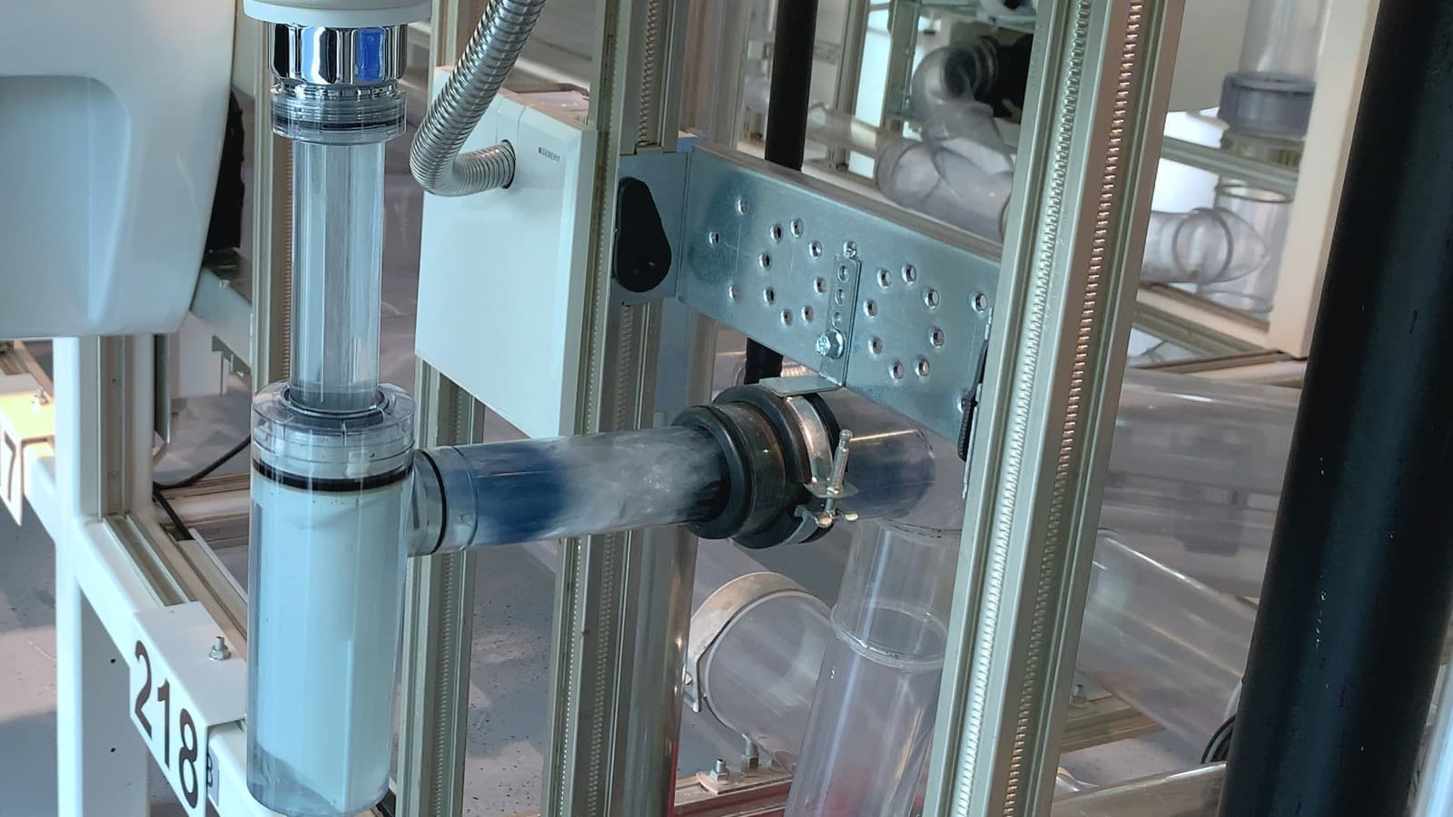 L’obstruction se détache et est évacuée L’obstruction se détache et est évacuée