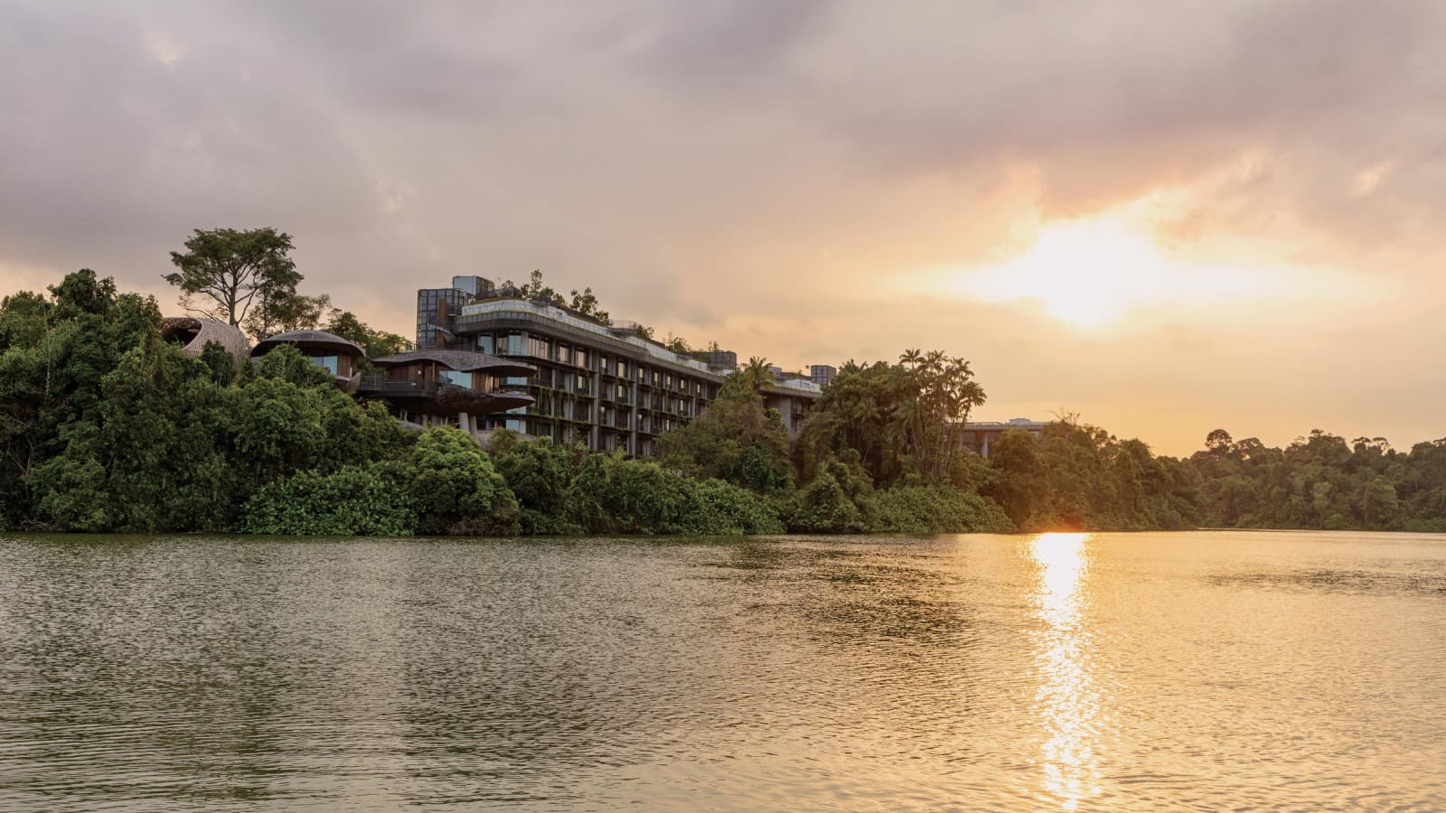 Le complexe comprend également un bâtiment de cinq étages (© Banyan Tree) Le complexe comprend également un bâtiment de cinq étages (© Banyan Tree)